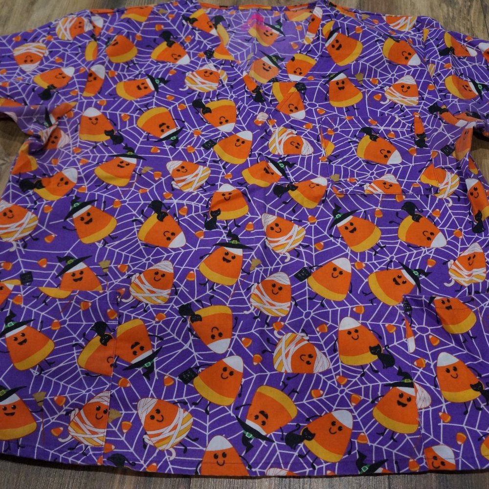 I LOVE SCRUBS Unisex Candy Corn Scrub Top - USED